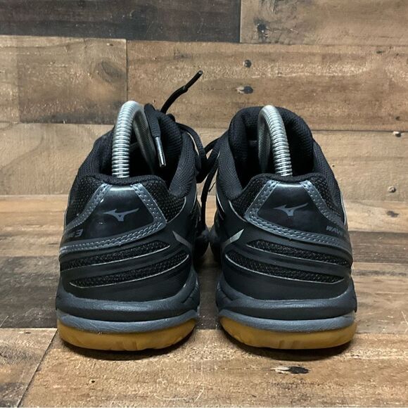 Mizuno Women’s wave hurricane 3 430225 9073 Black running shoes size 8.5 - Picture 4 of 6